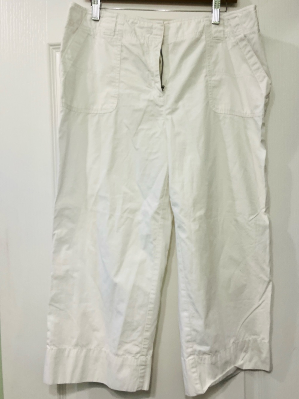 Jones New York Size 14 Sport White Elastic Waist Capris